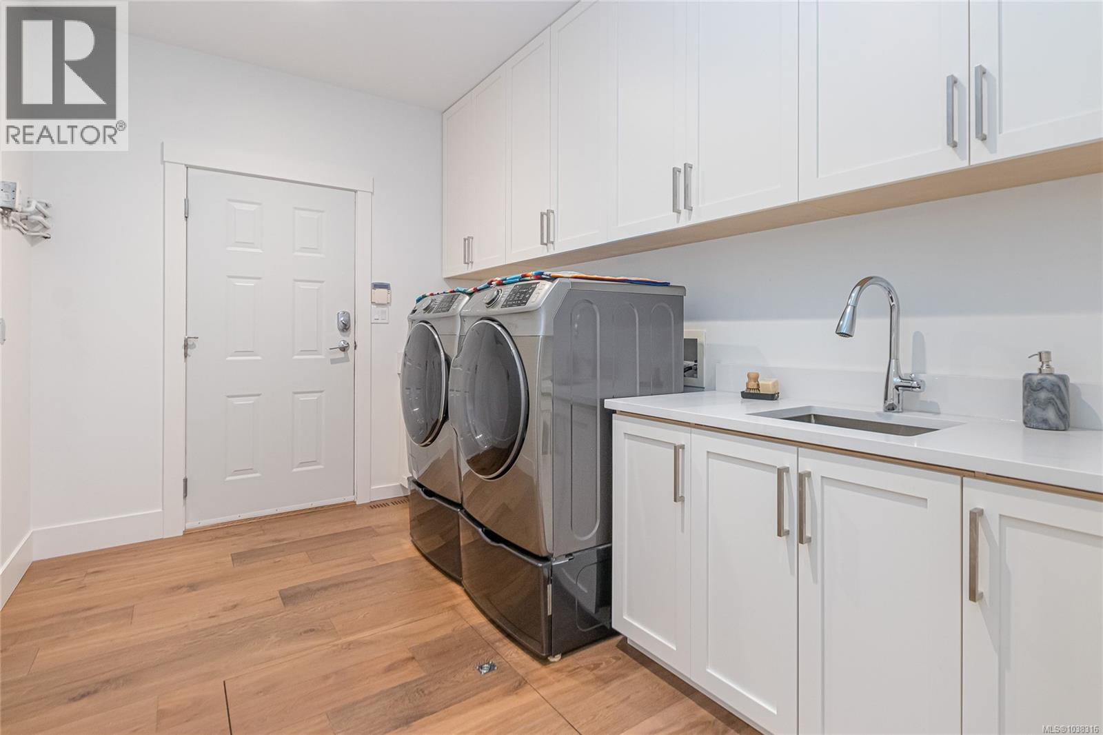 900 Rivers Edge Dr - 37