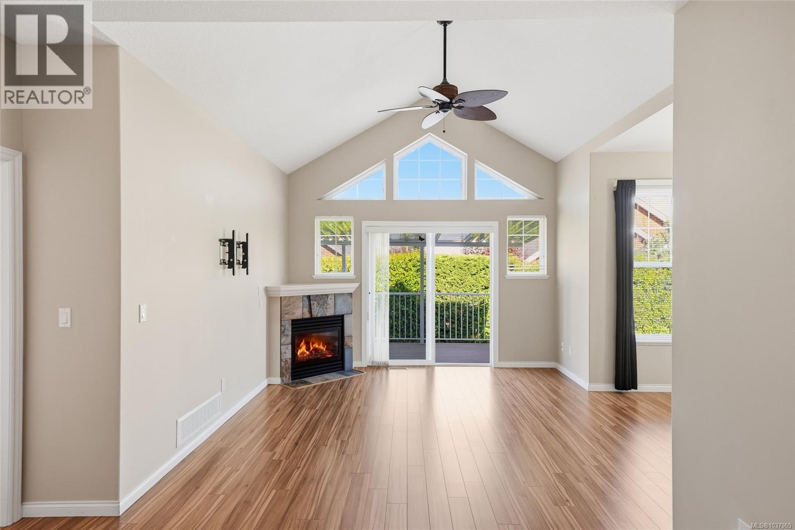 #5 631 Blenkin Ave - 13