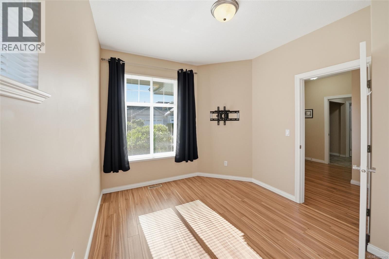 #5 631 Blenkin Ave - 30