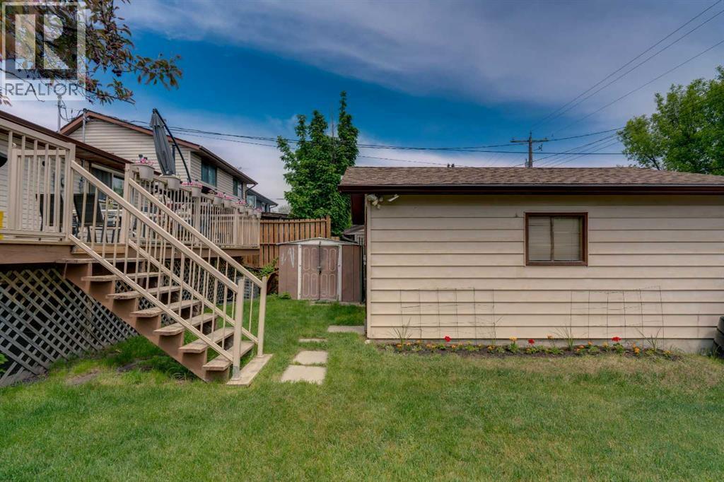 20 Ogmoor Crescent SE - 10