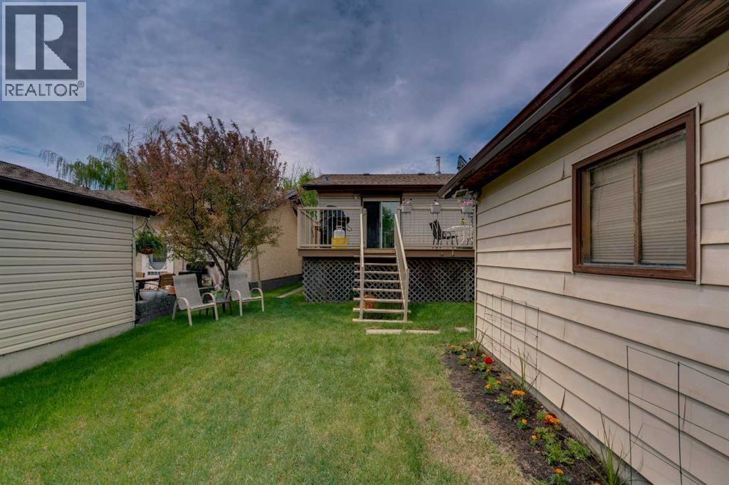 20 Ogmoor Crescent SE - 44