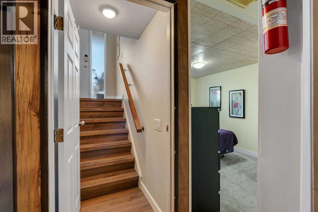 20 Ogmoor Crescent SE - 40
