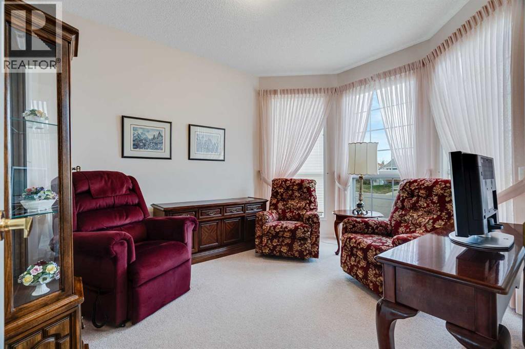 58 Evergreen Bay SW - Image 2