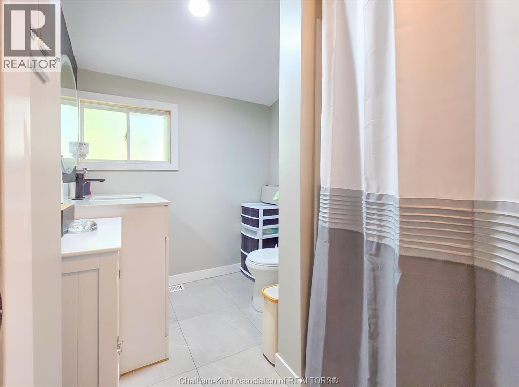 579 Centre STREET - 12