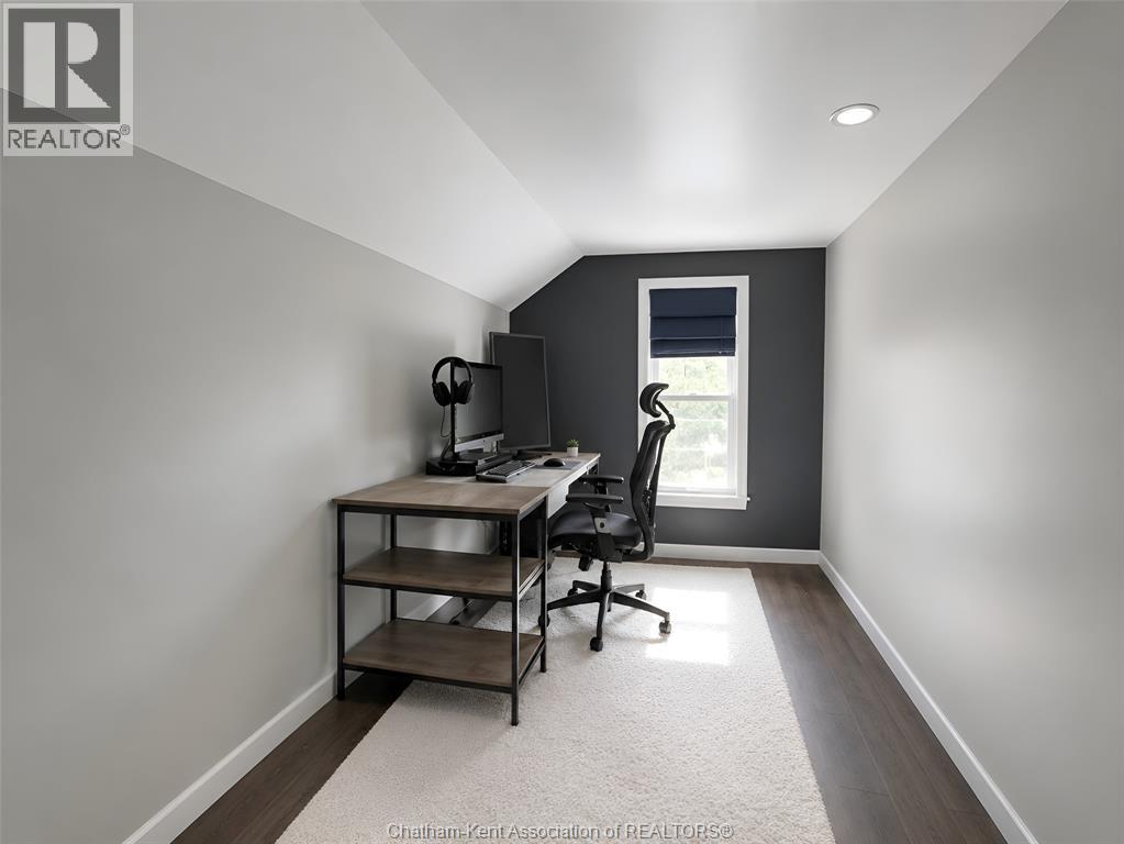 579 Centre STREET - 17