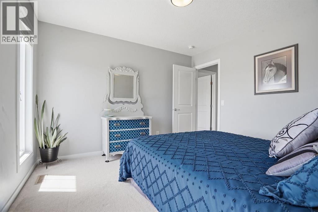 81 Mount Rae Heights - 32