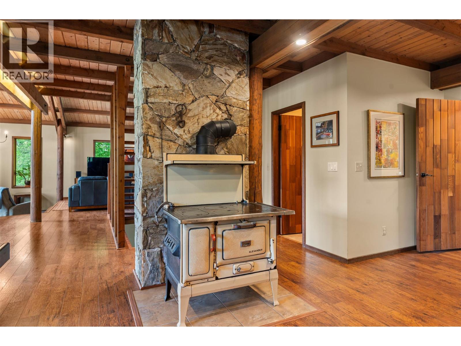 1099 Enderby Mabel Lake Road - 20