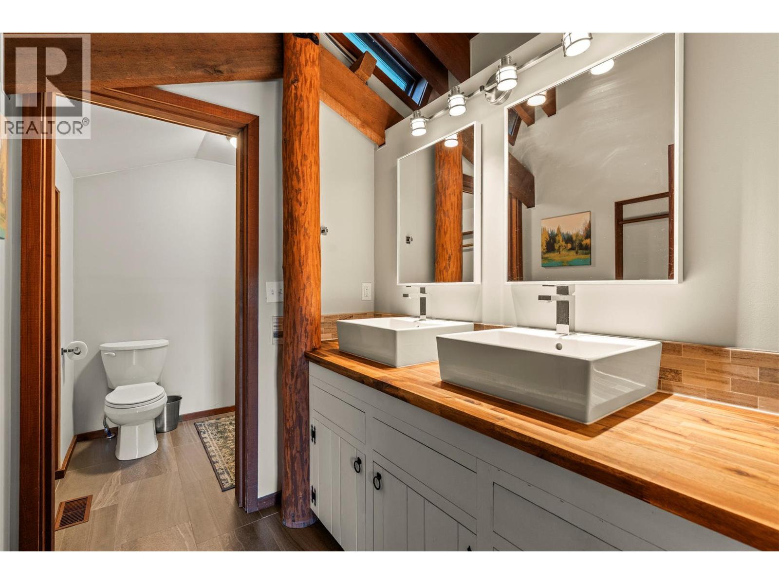 1099 Enderby Mabel Lake Road - 44