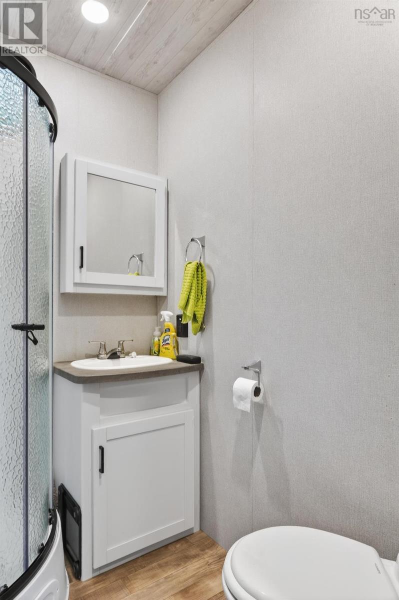 9605 East Bay Highway - 37