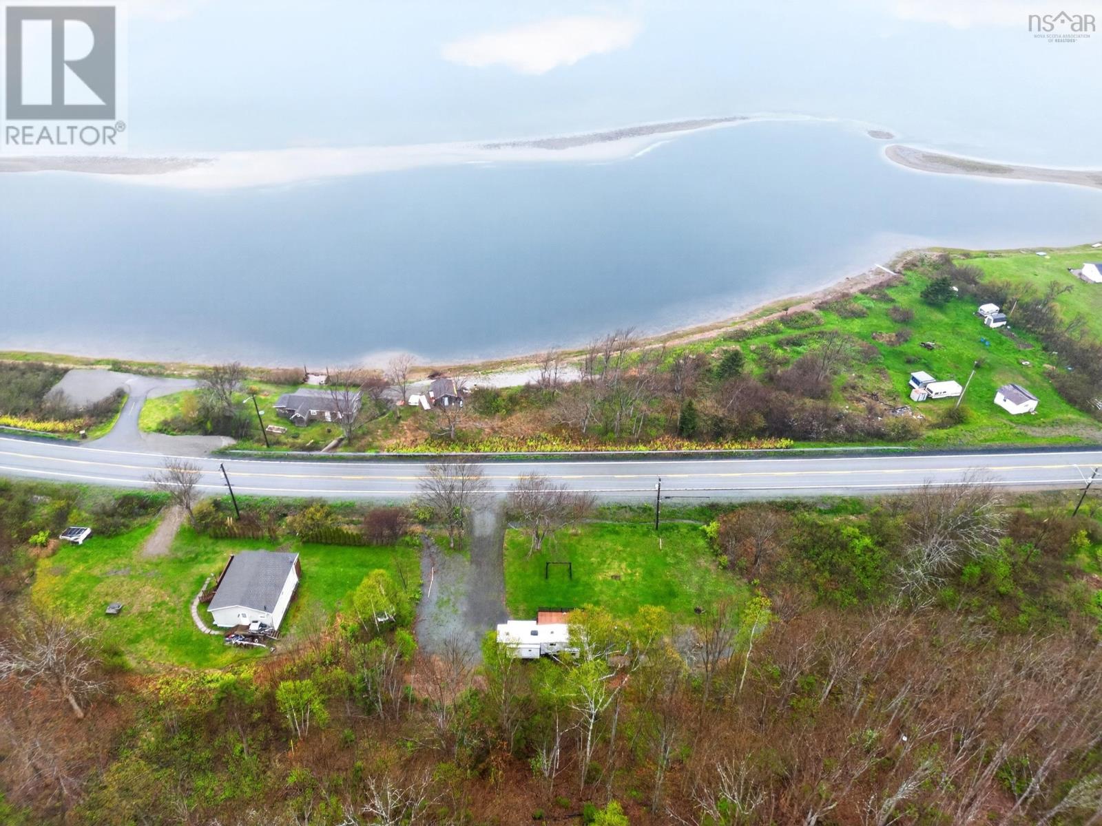 9605 East Bay Highway - 44