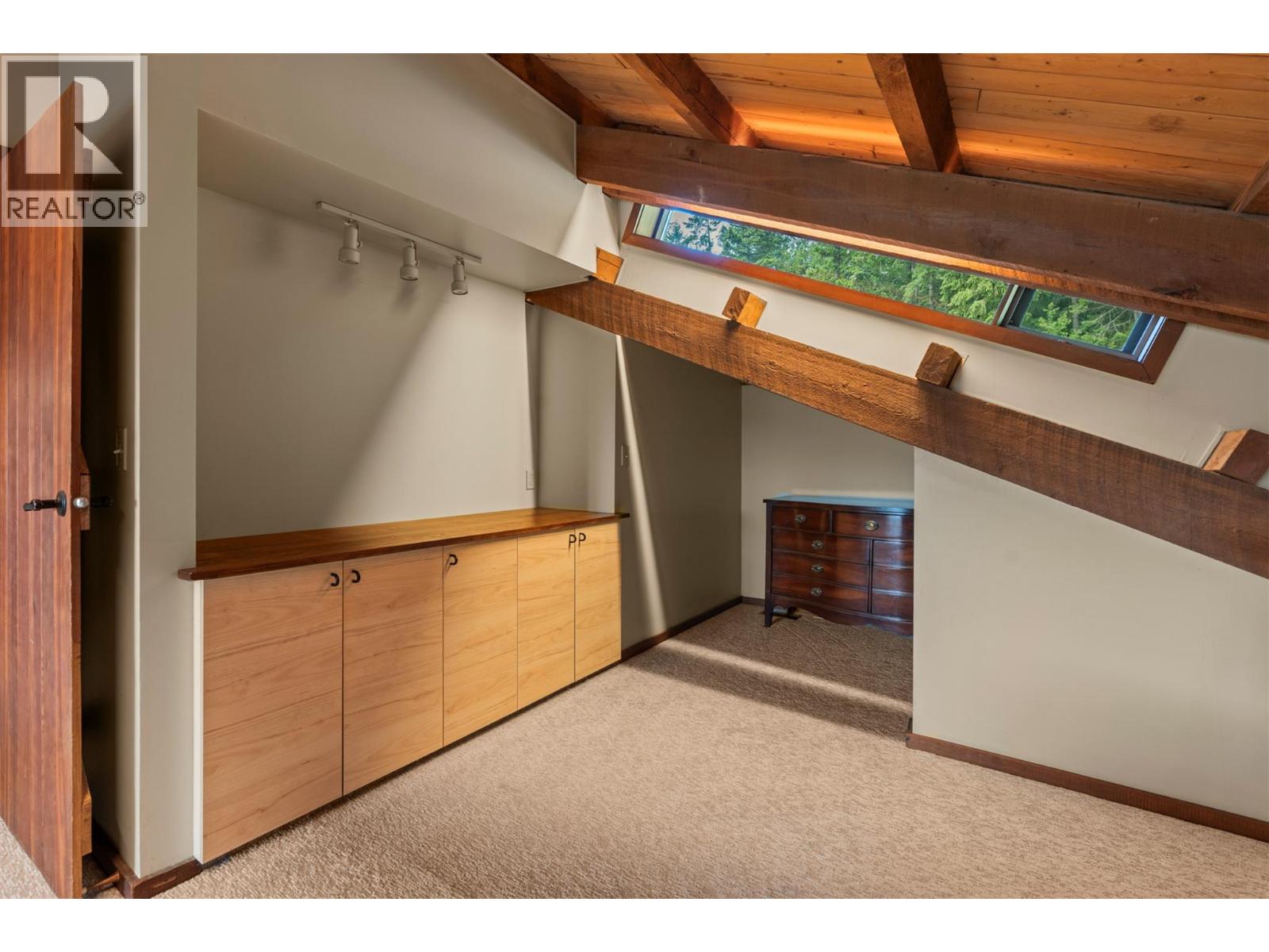 1099 Enderby Mabel Lake Road - 41