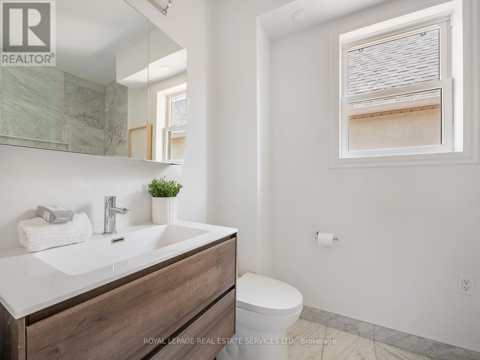 15 MELVILLE AVENUE - 20