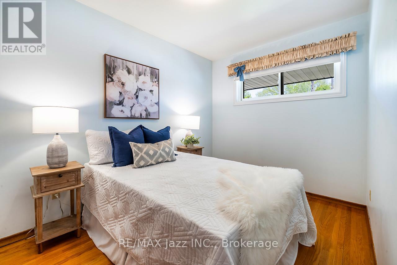 950 MARY STREET N - 26