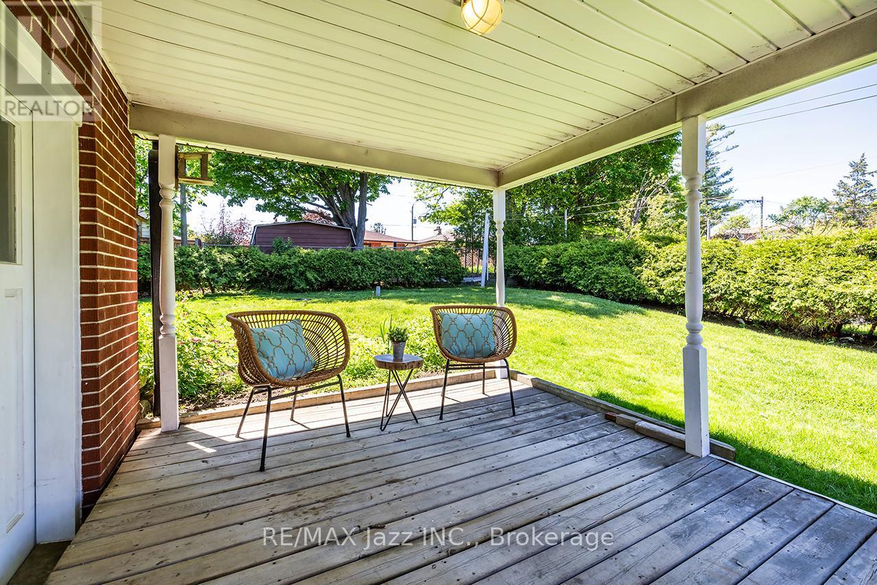 950 MARY STREET N - 37