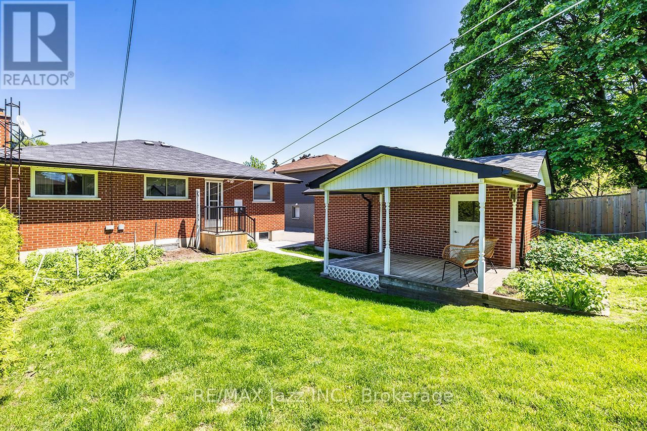 950 MARY STREET N - 42