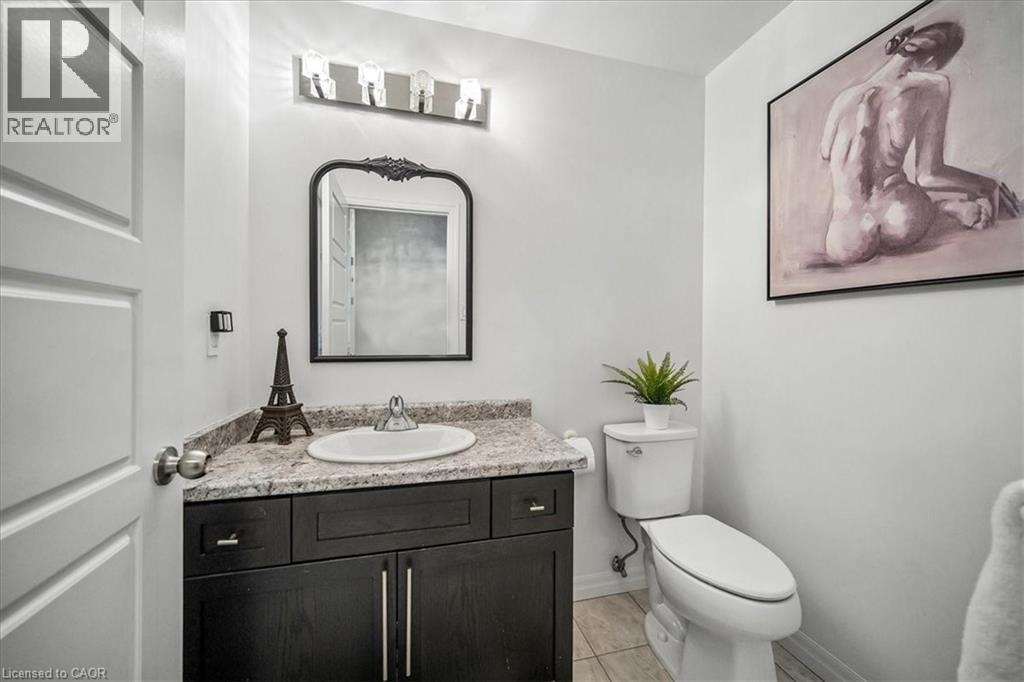 #51 70 PLAINS Road W - Image 3