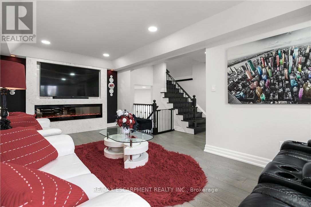 #16 876 GOLF LINKS ROAD - 16