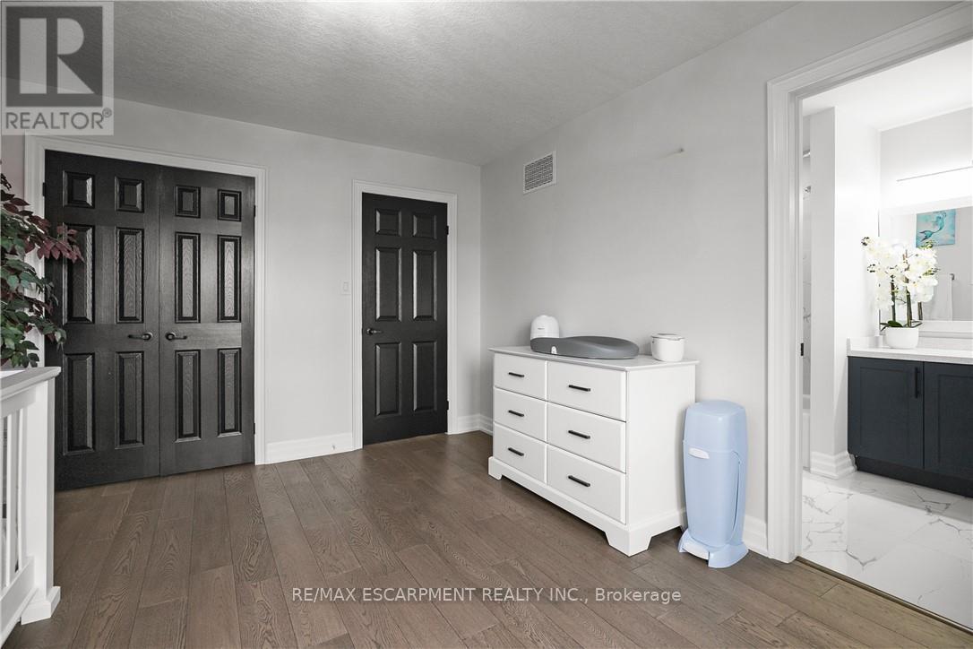 #16 876 GOLF LINKS ROAD - 28
