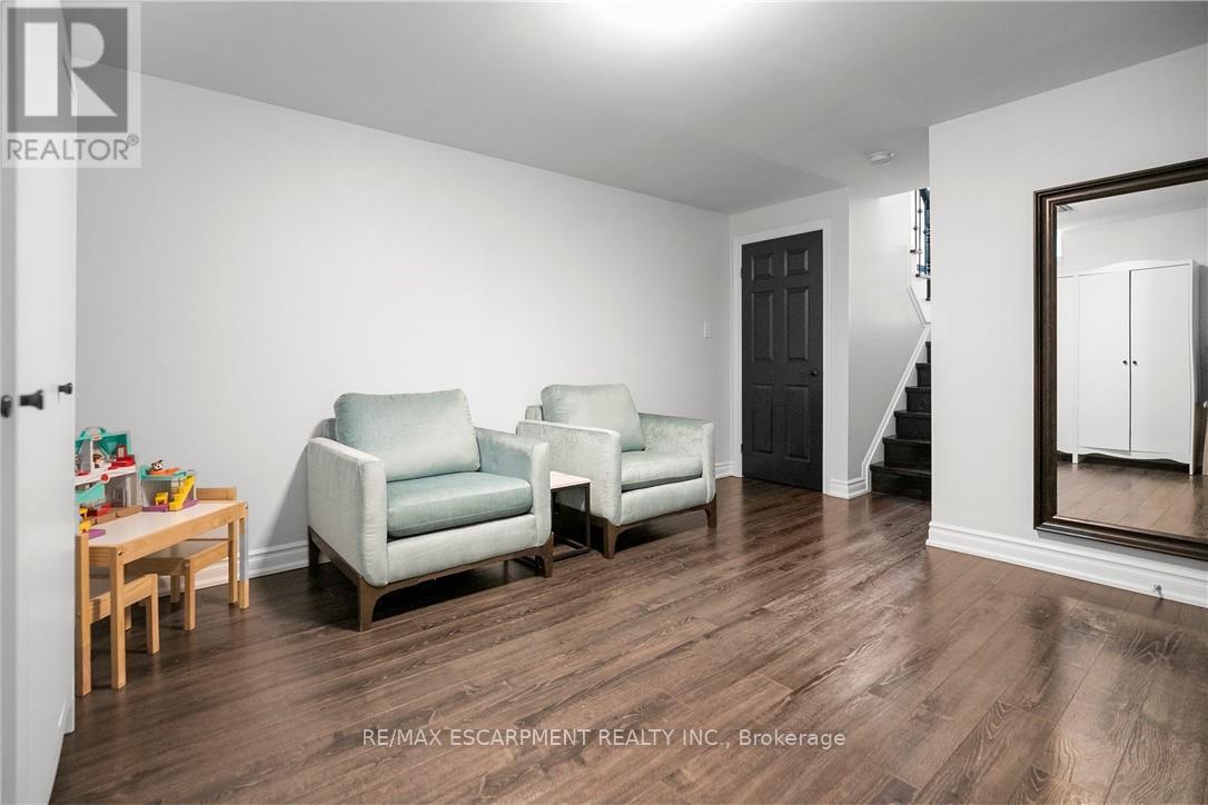 #16 876 GOLF LINKS ROAD - 31