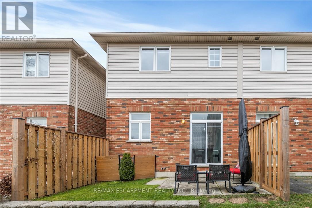 #16 876 GOLF LINKS ROAD - 35