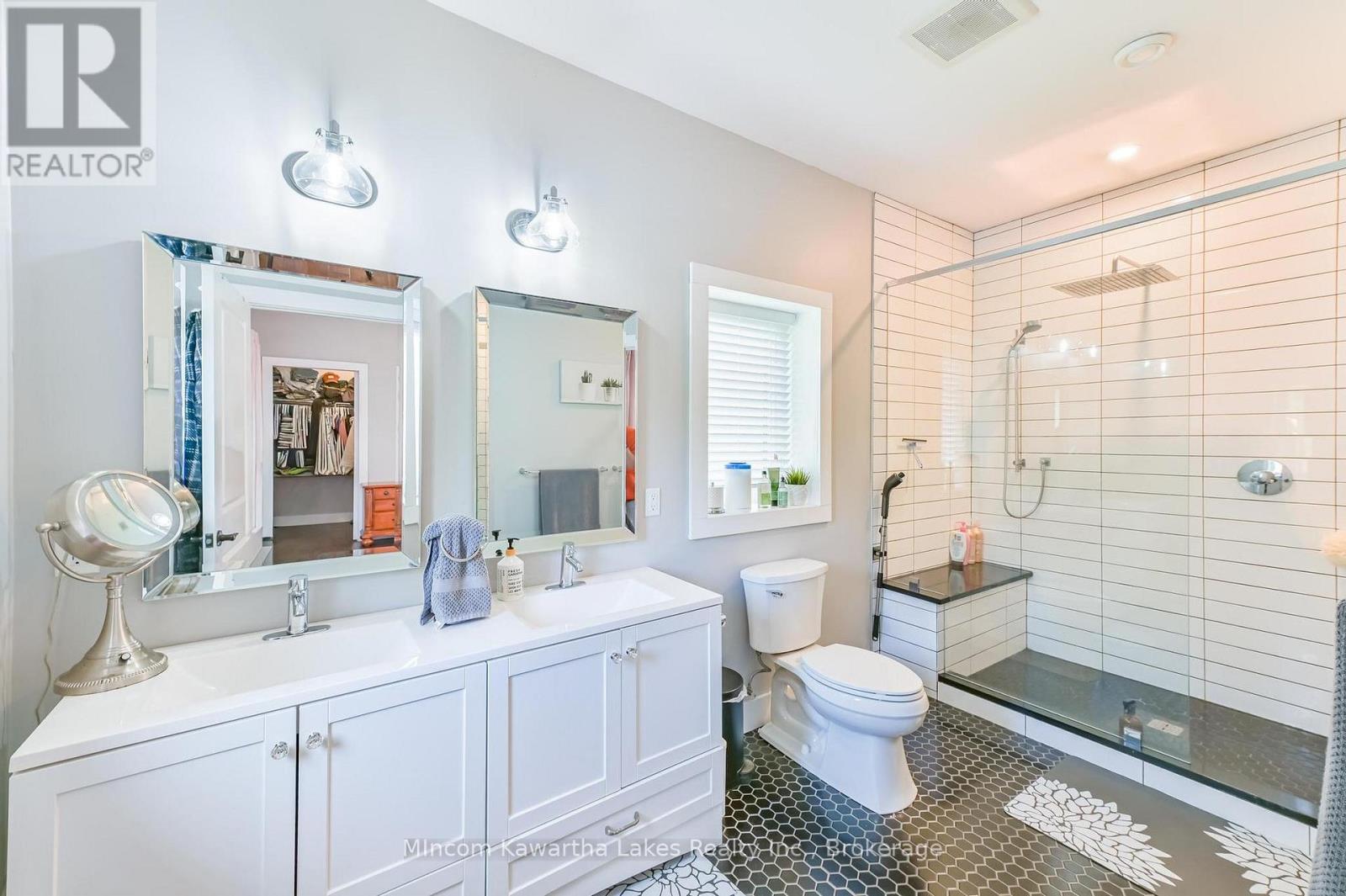 45 KENEDON DRIVE - 29