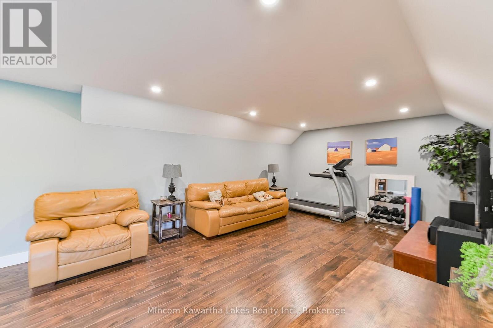45 KENEDON DRIVE - 38