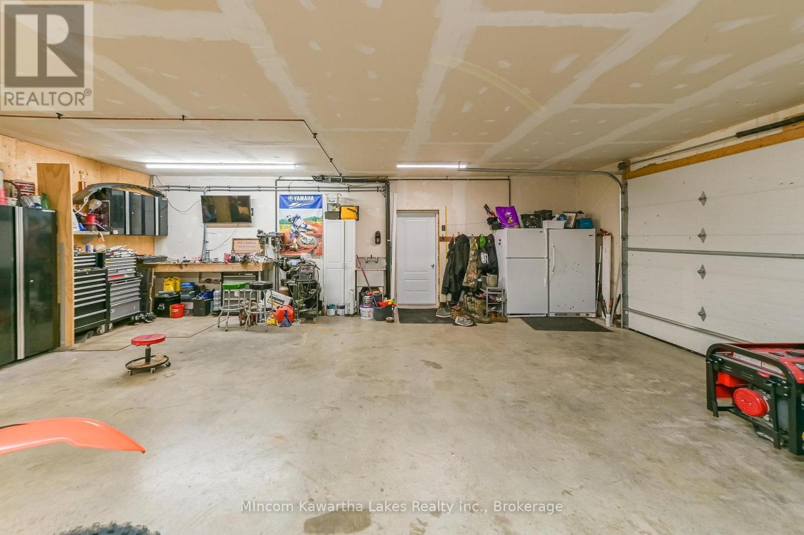 45 KENEDON DRIVE - 39