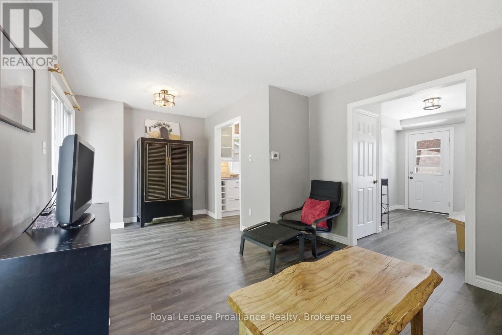 903 FAIRBANKS ROAD - 18