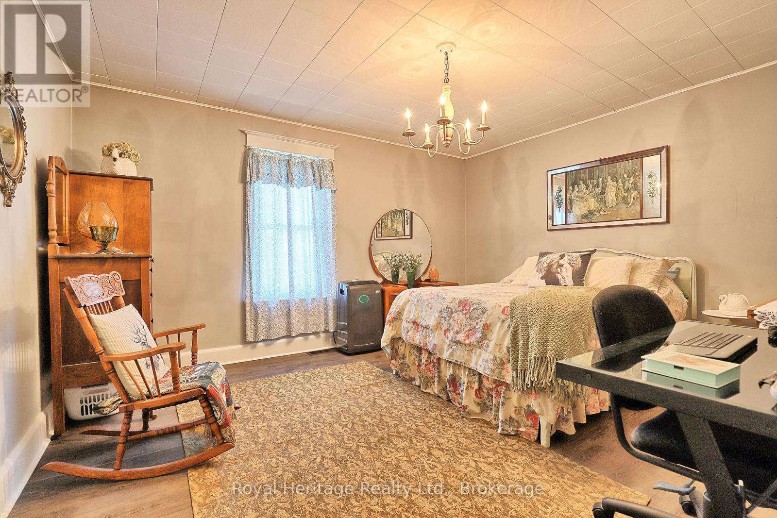 140 ROBIN ROAD - 19