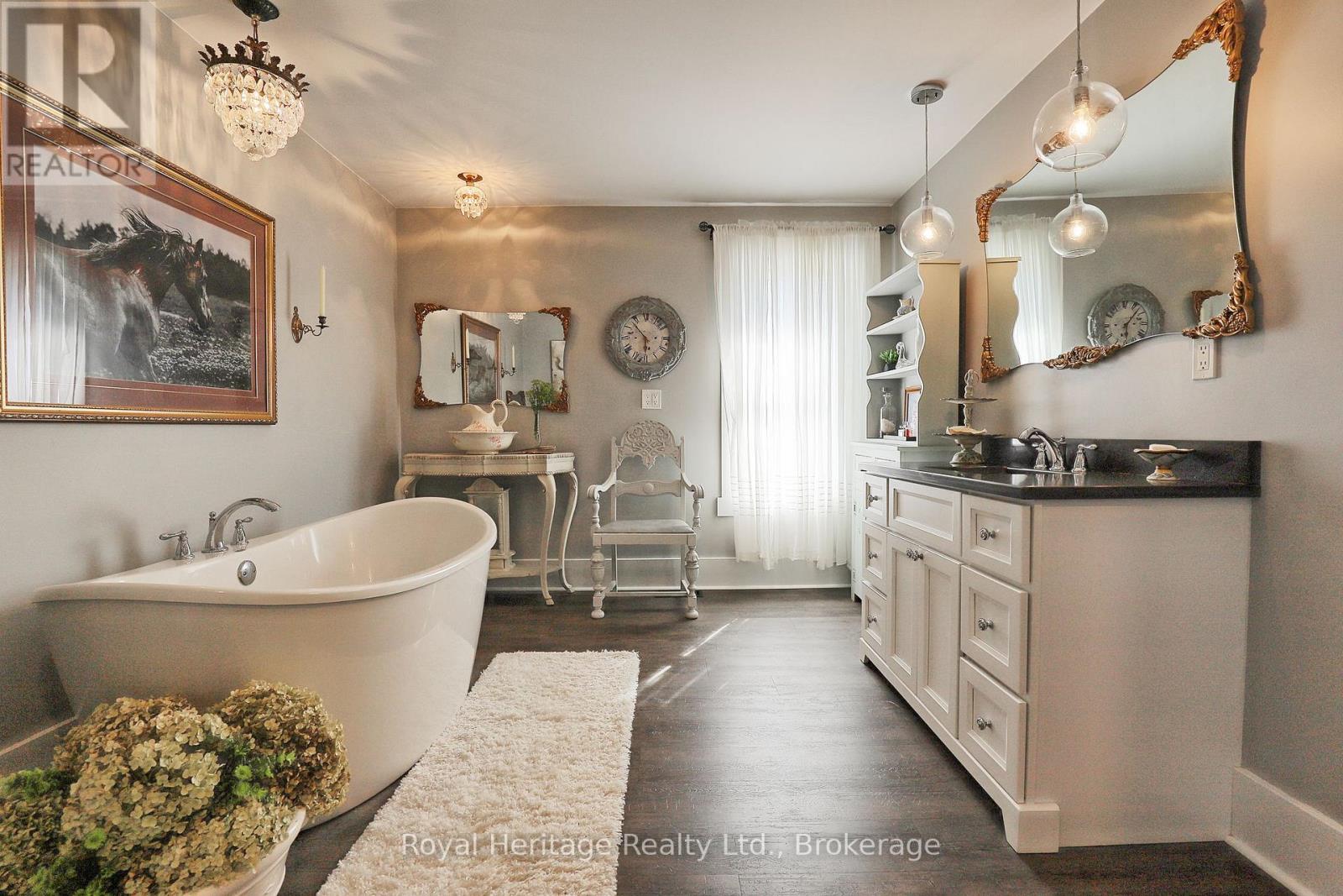 140 ROBIN ROAD - 22