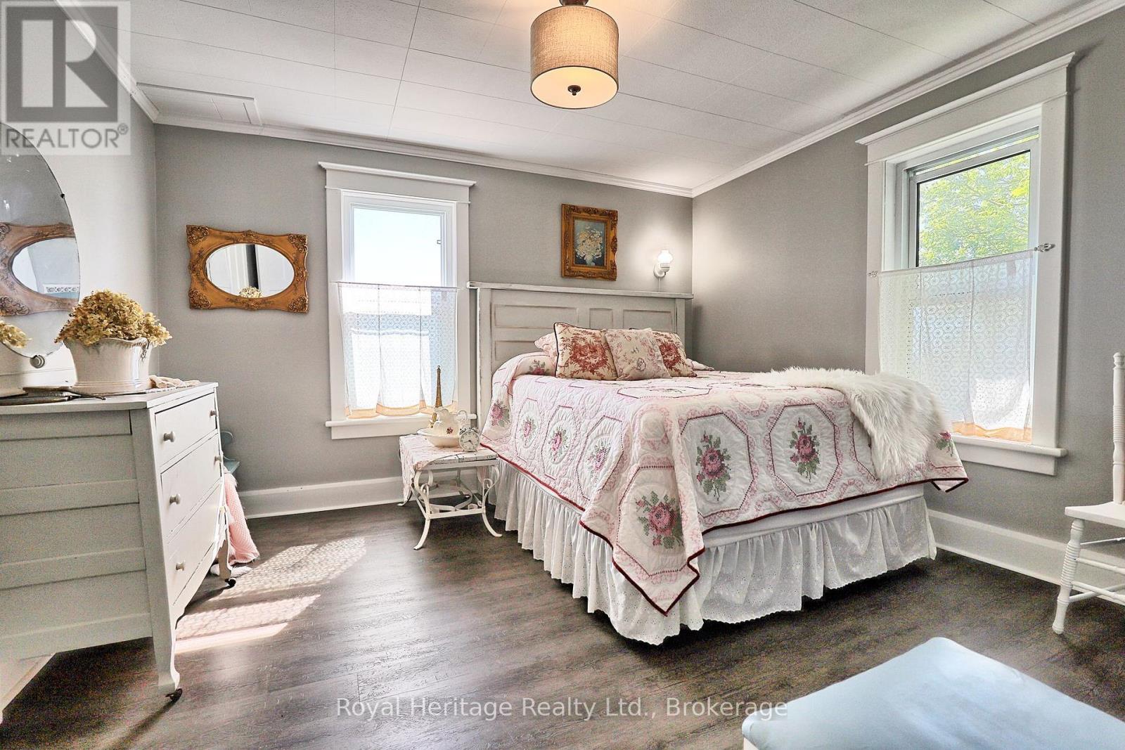 140 ROBIN ROAD - 23