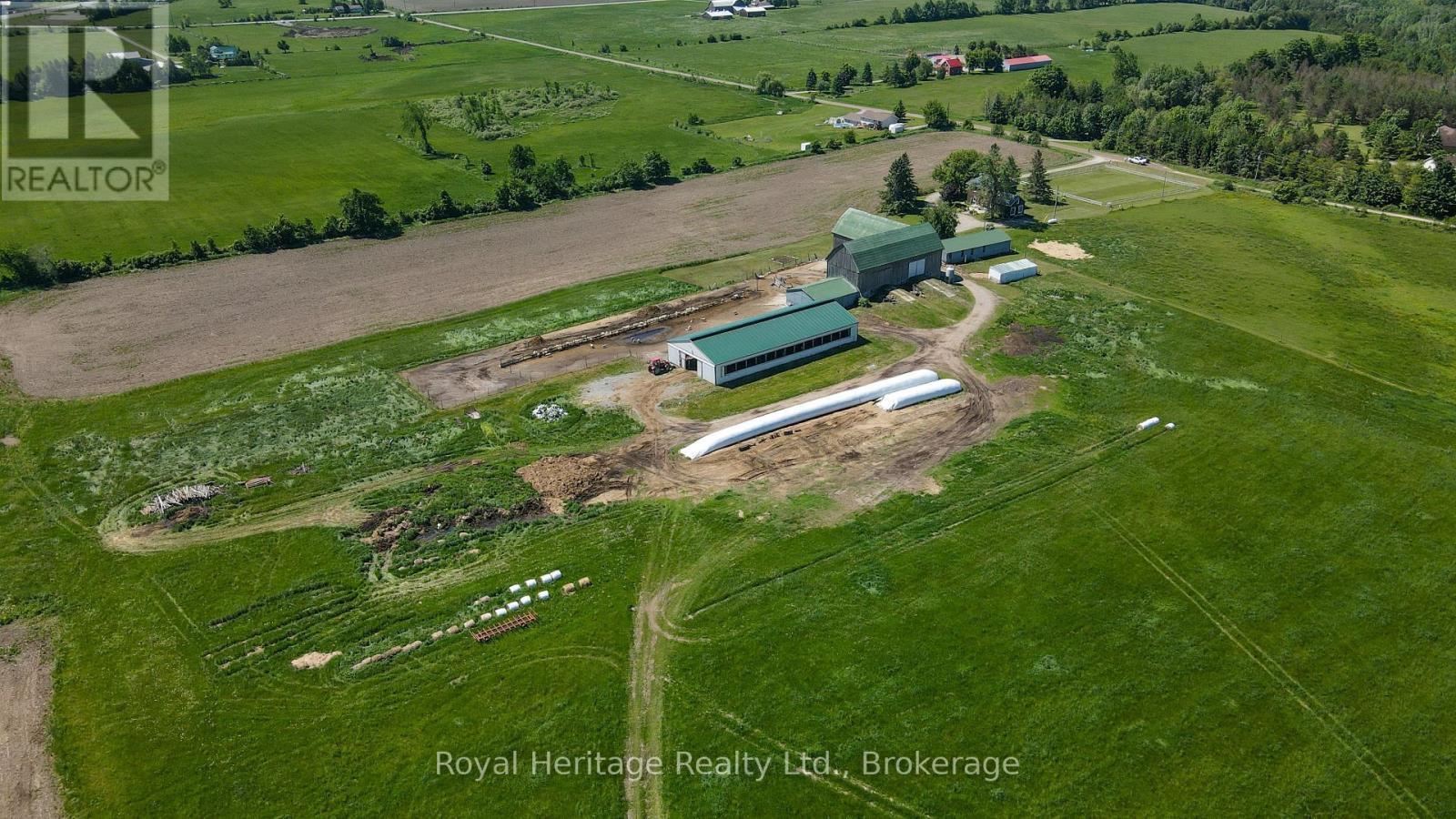 140 ROBIN ROAD - 34