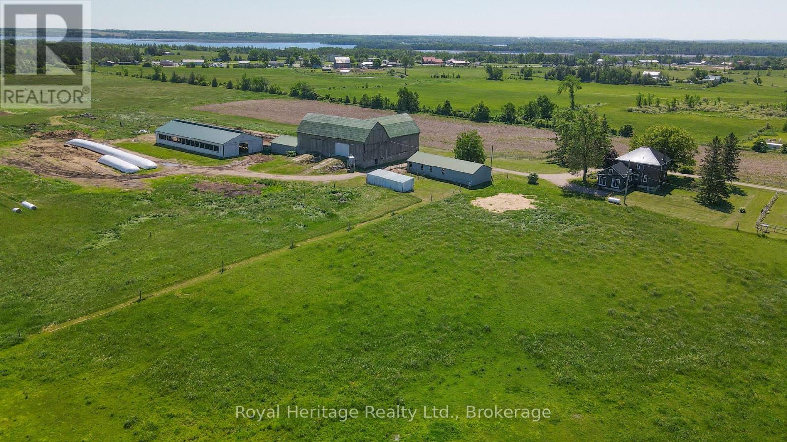 140 ROBIN ROAD - 36