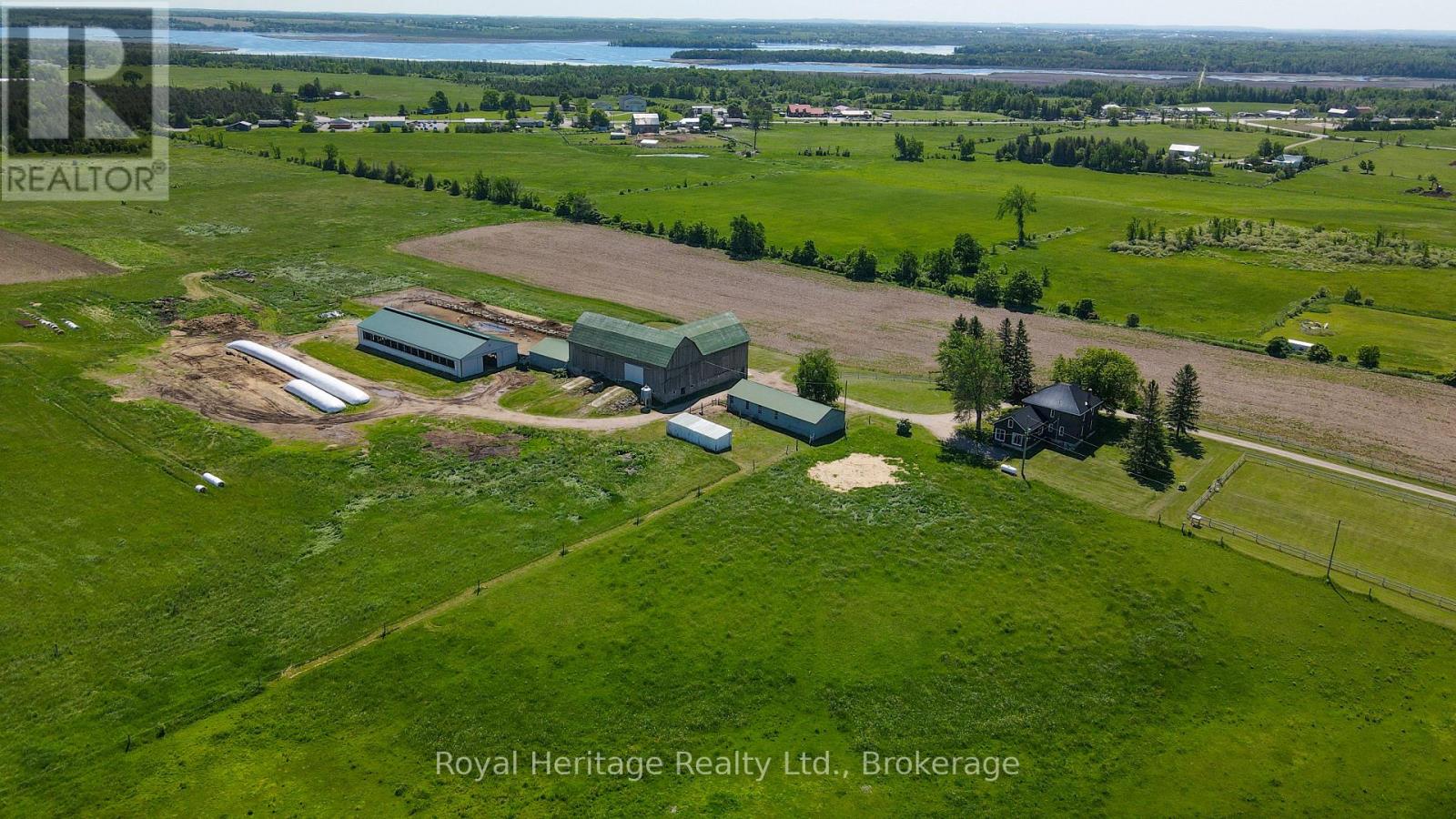 140 ROBIN ROAD - 37