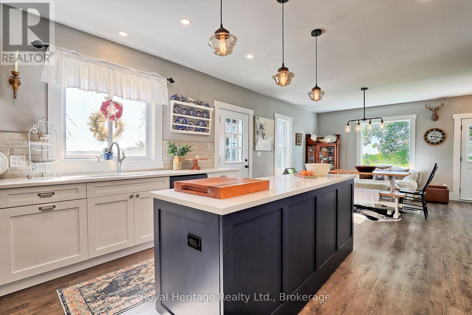 140 ROBIN ROAD - 4