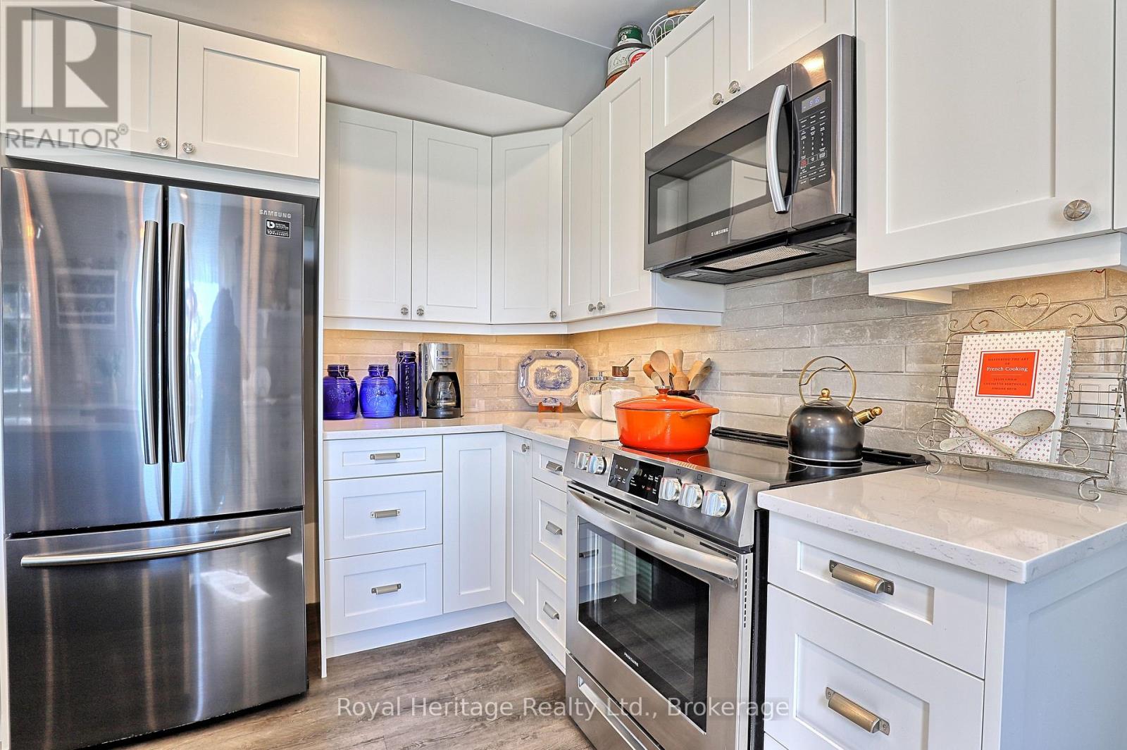 140 ROBIN ROAD - 5