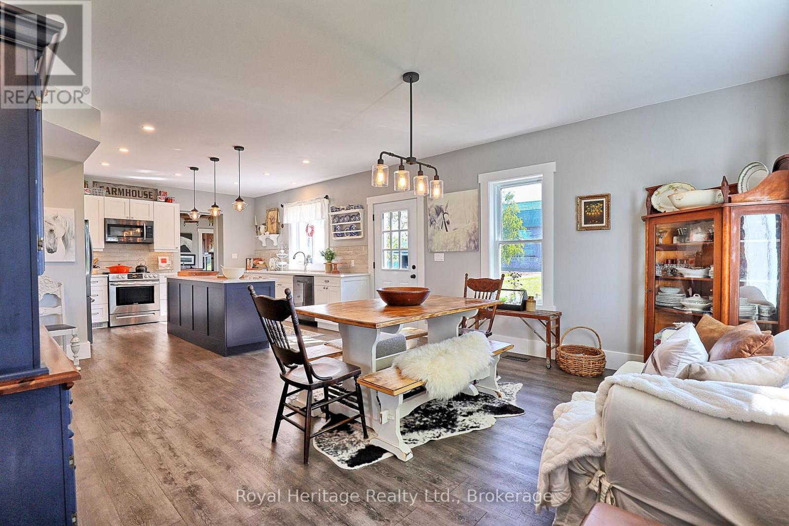 140 ROBIN ROAD - 8