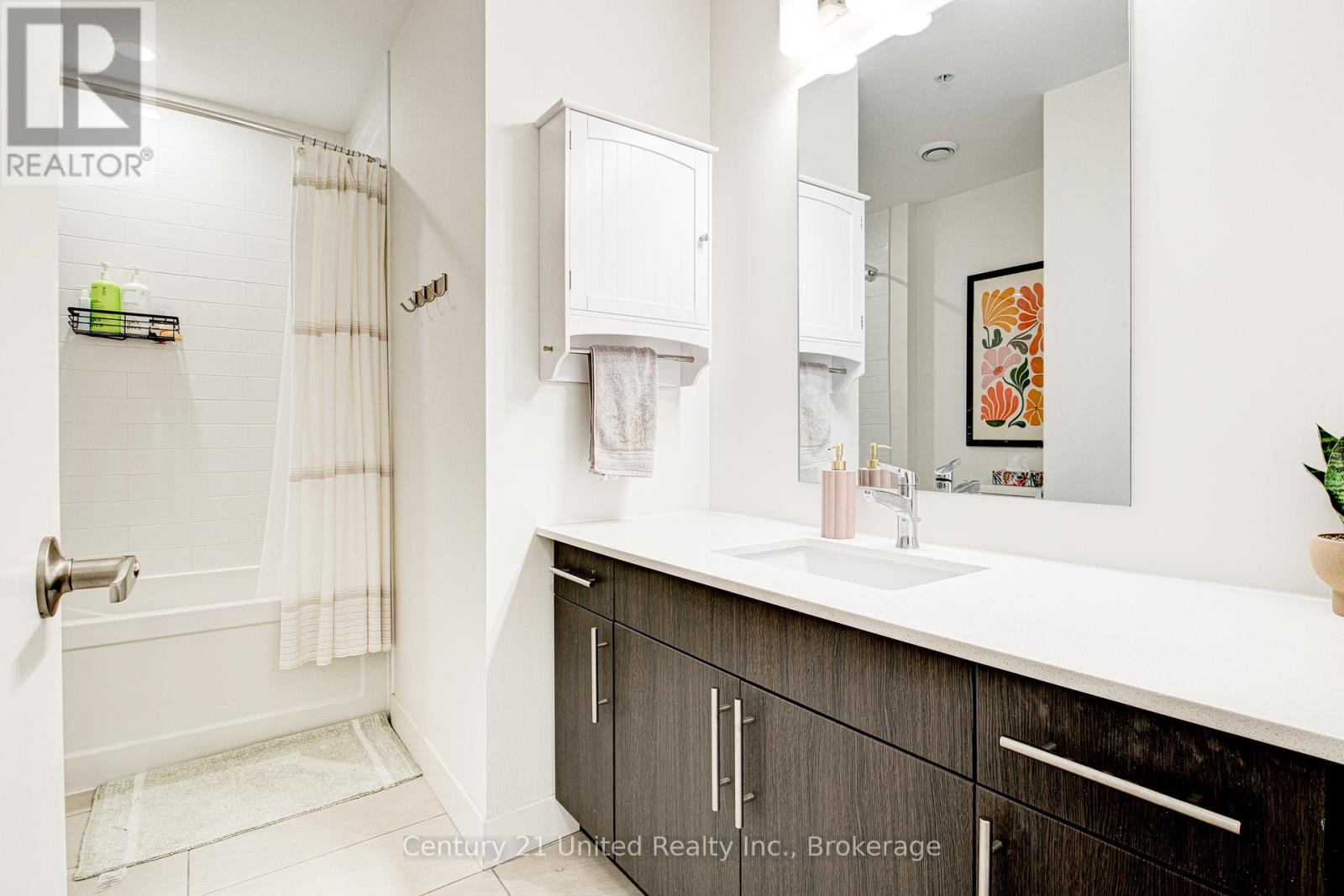 #1702 1 VICTORIA STREET S - 4