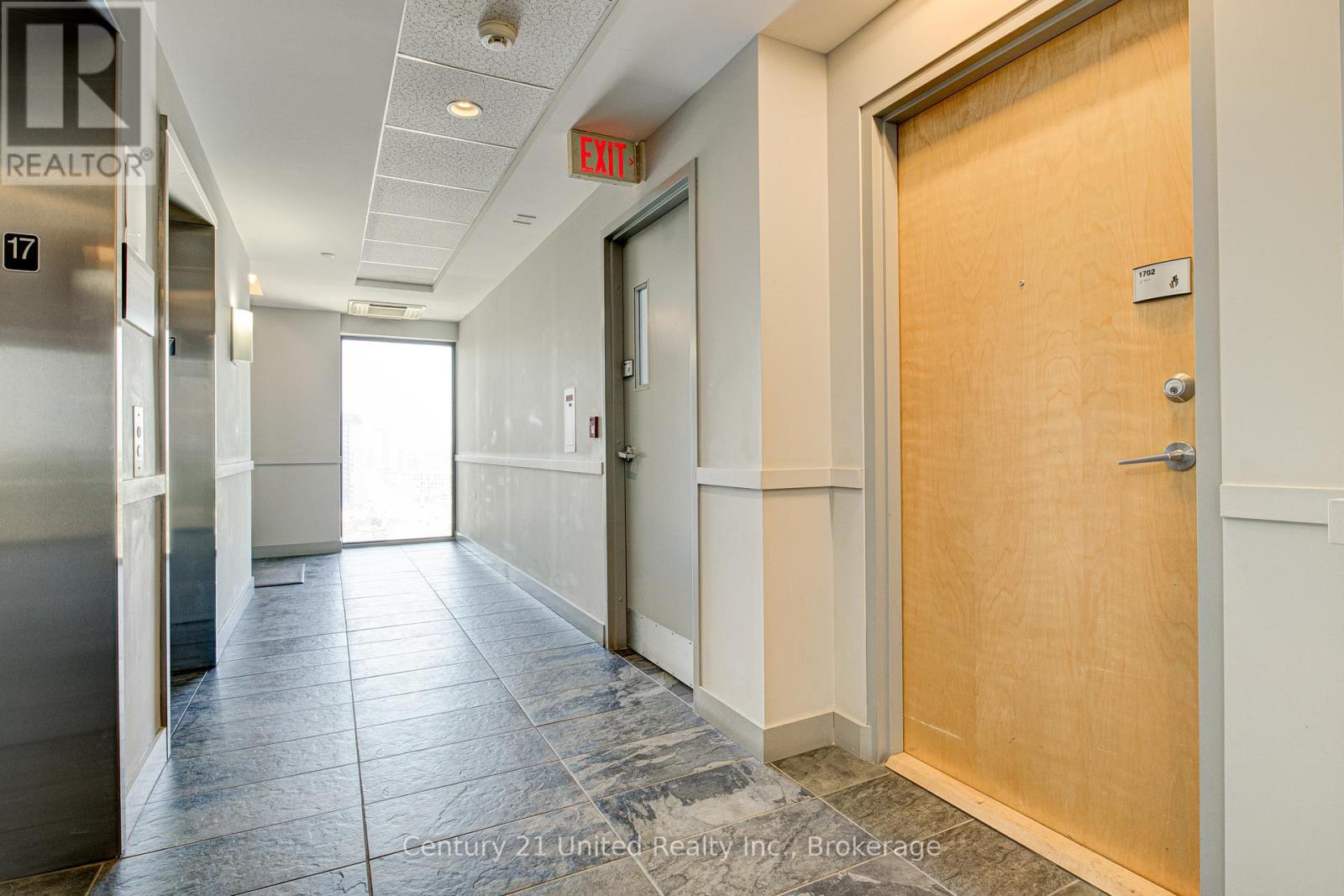 #1702 1 VICTORIA STREET S - 40