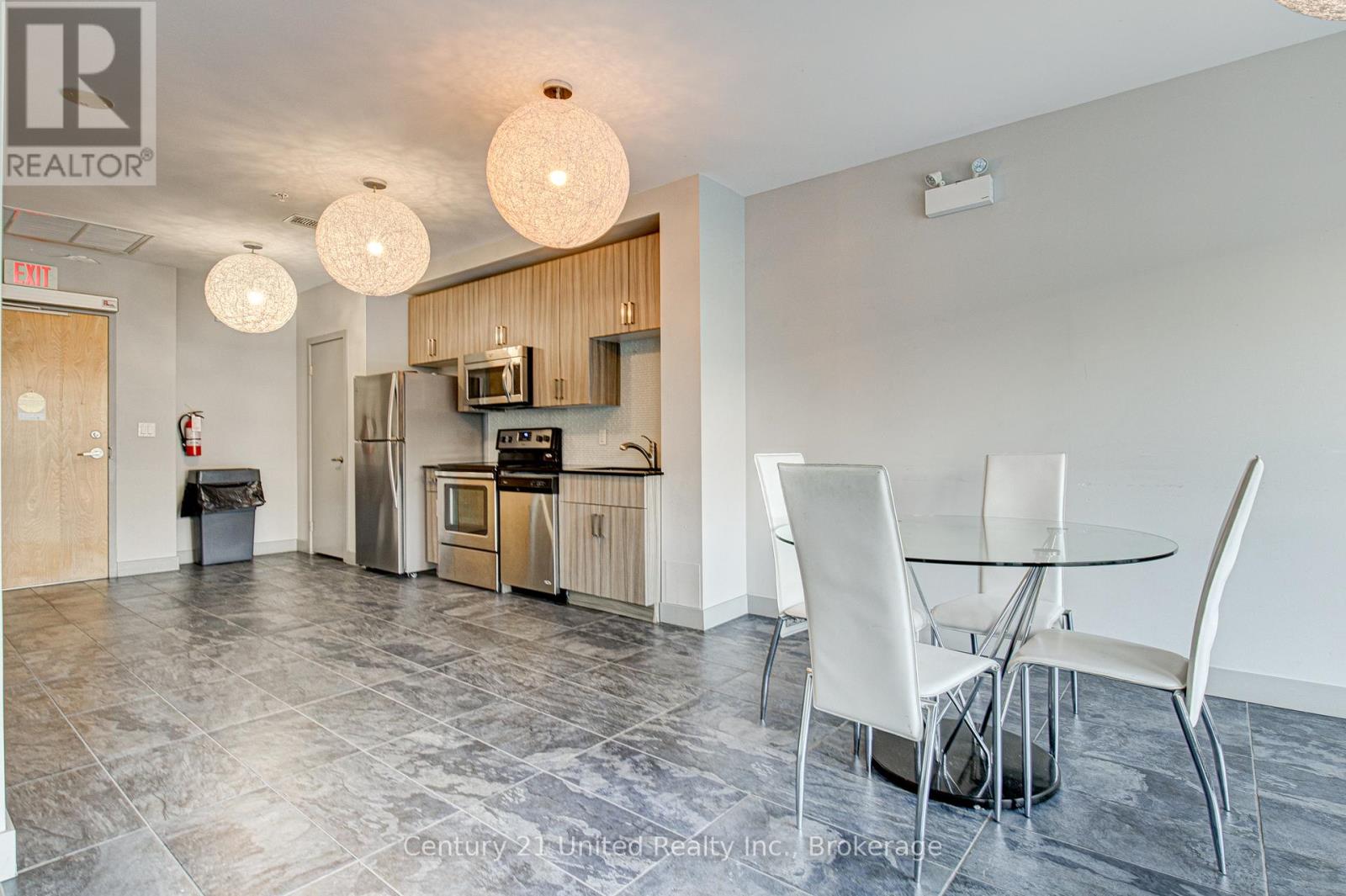 #1702 1 VICTORIA STREET S - 41