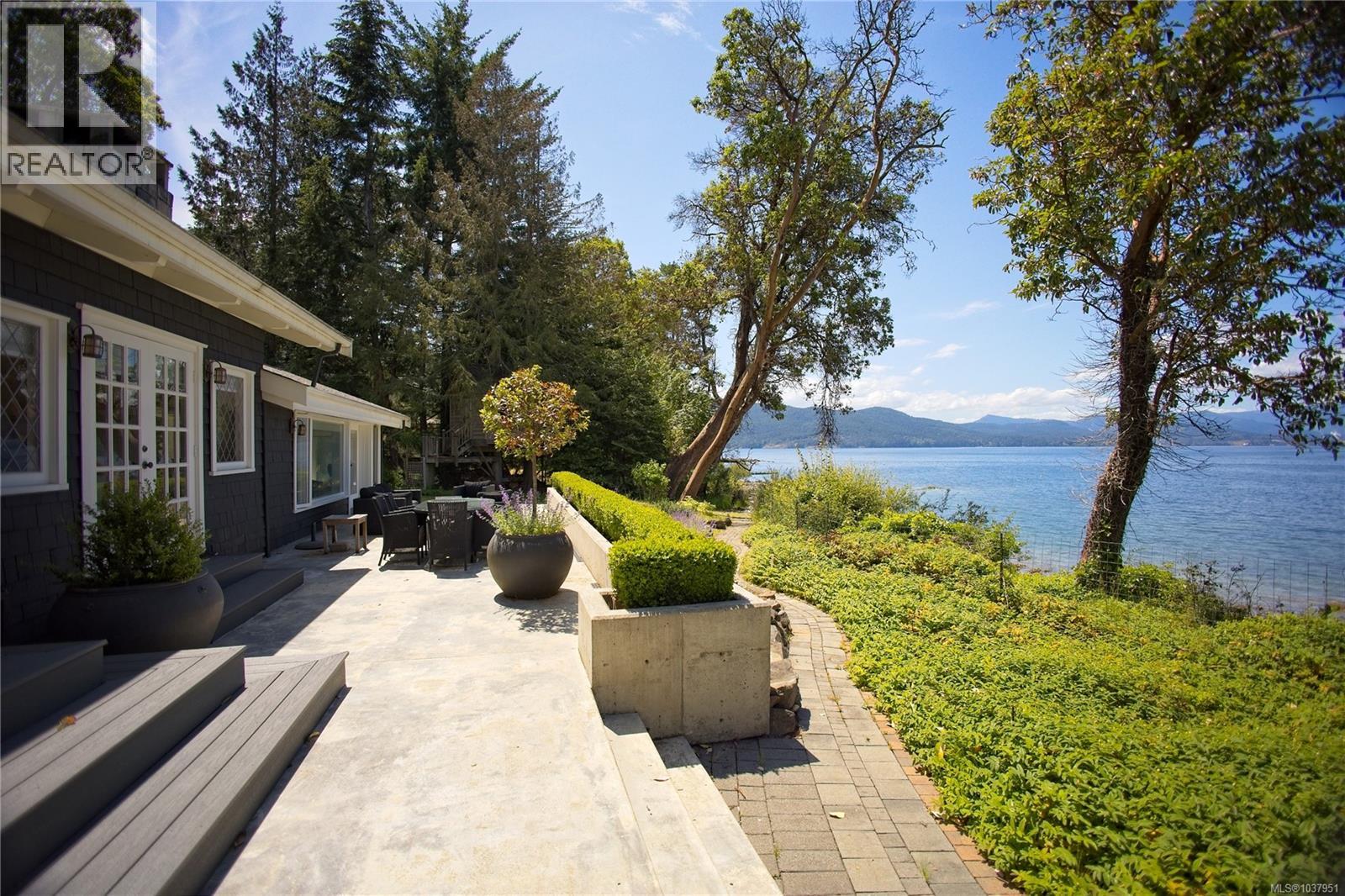 123 Swan Point Rd - Image 3