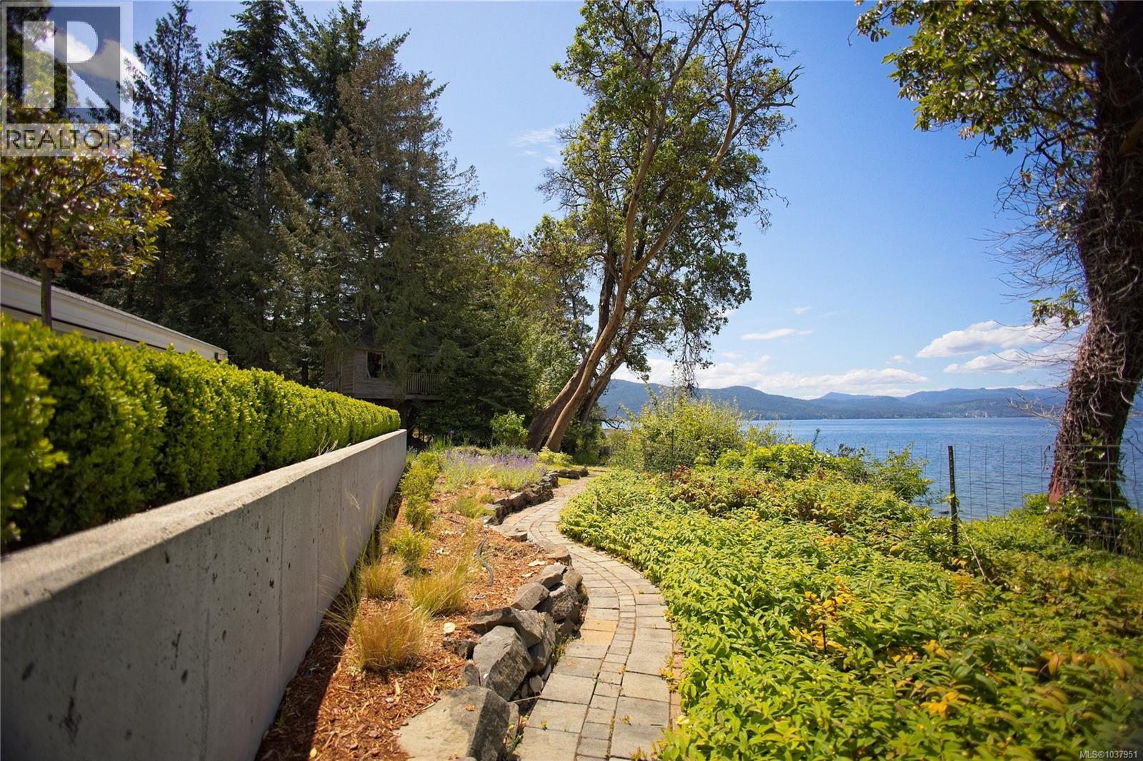 123 Swan Point Rd - 6