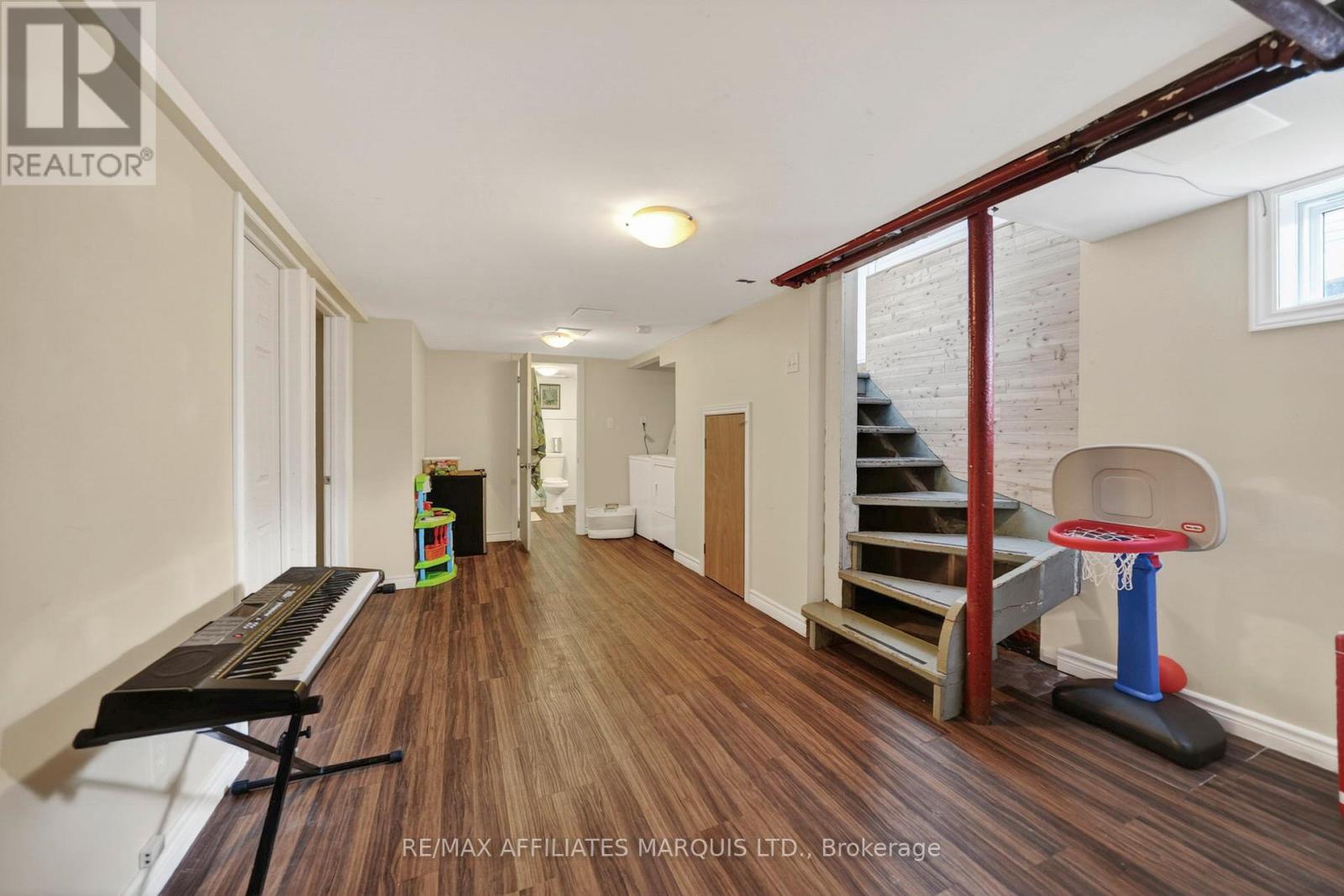 111 FOURTH STREET W - 34