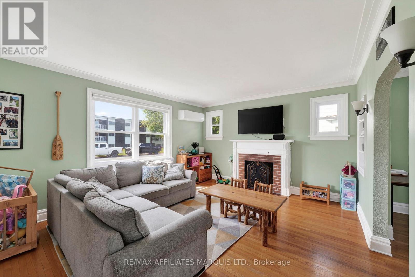 111 FOURTH STREET W - 7
