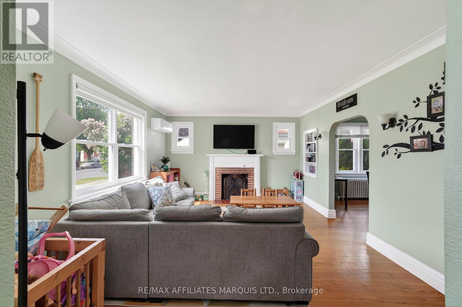 111 FOURTH STREET W - 9