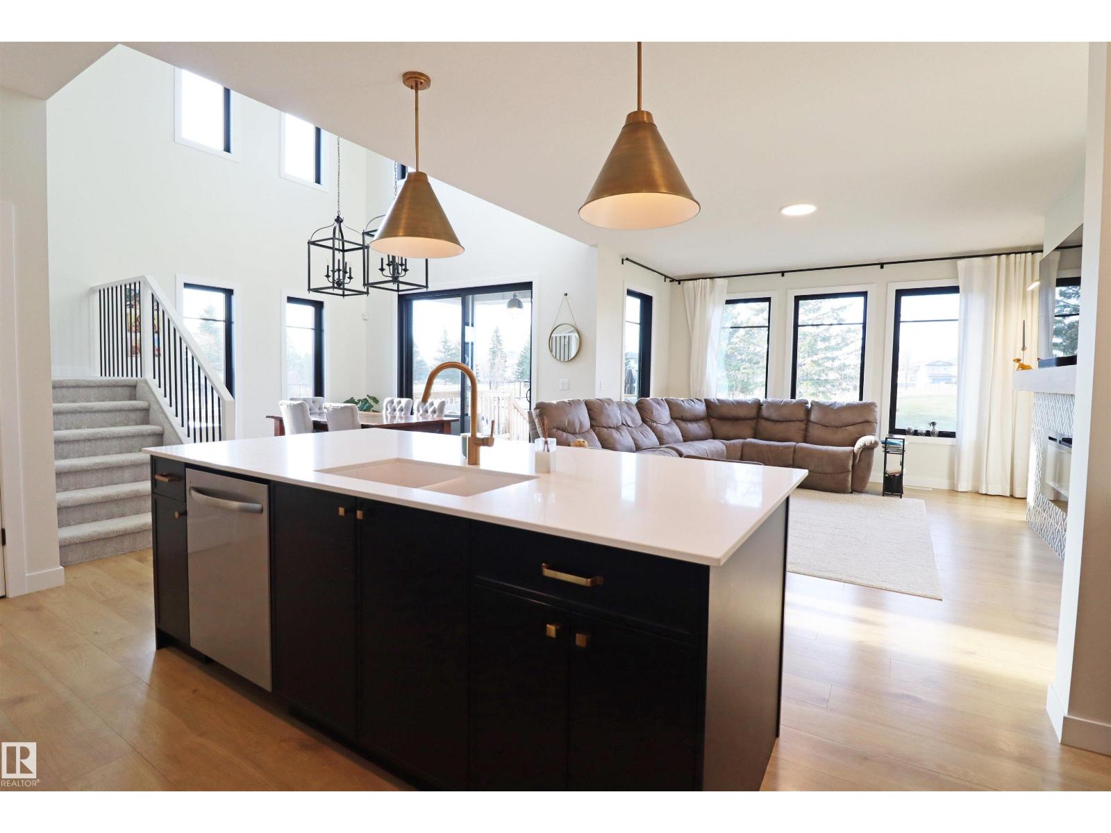 100 GRAYBRIAR DR - 2