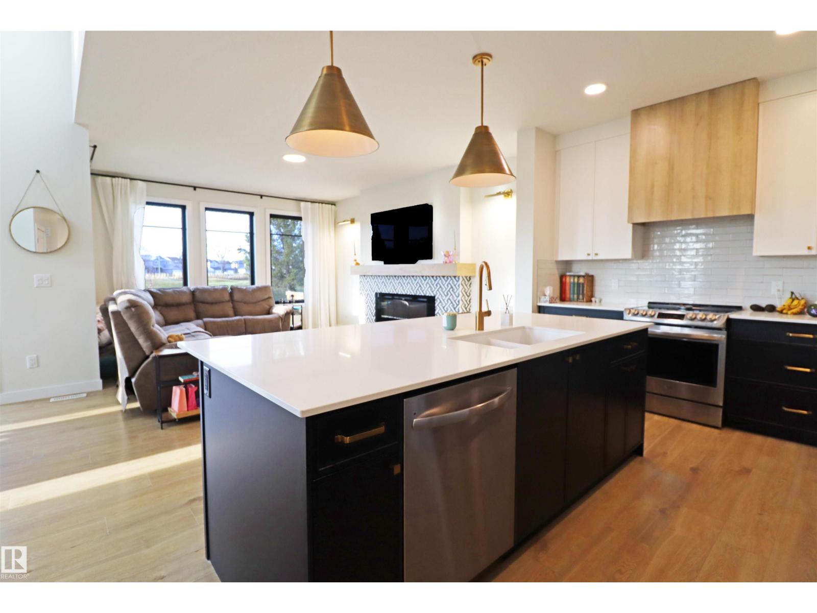 100 GRAYBRIAR DR - Image 3