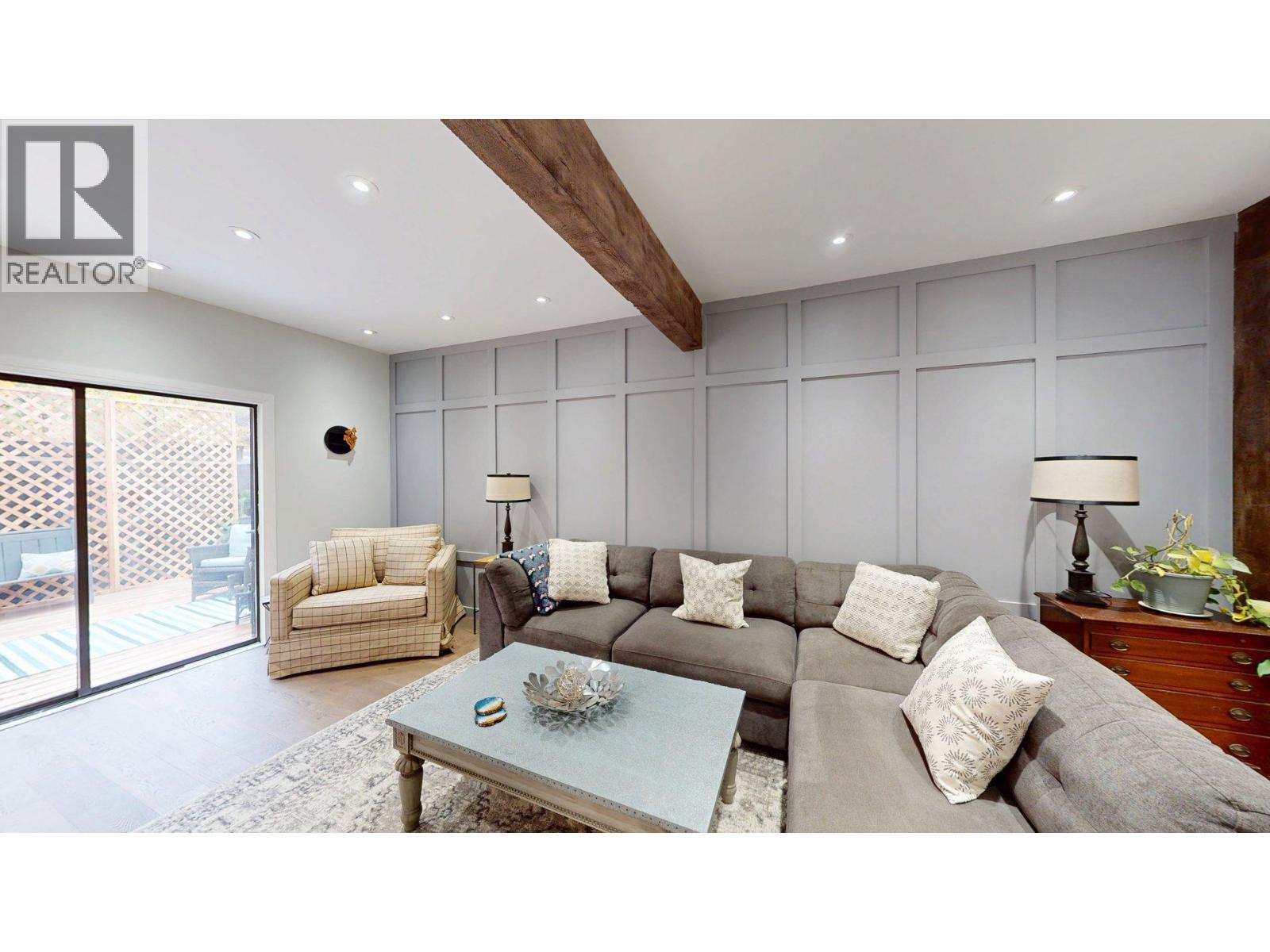 1925 Kootenay Avenue - 2