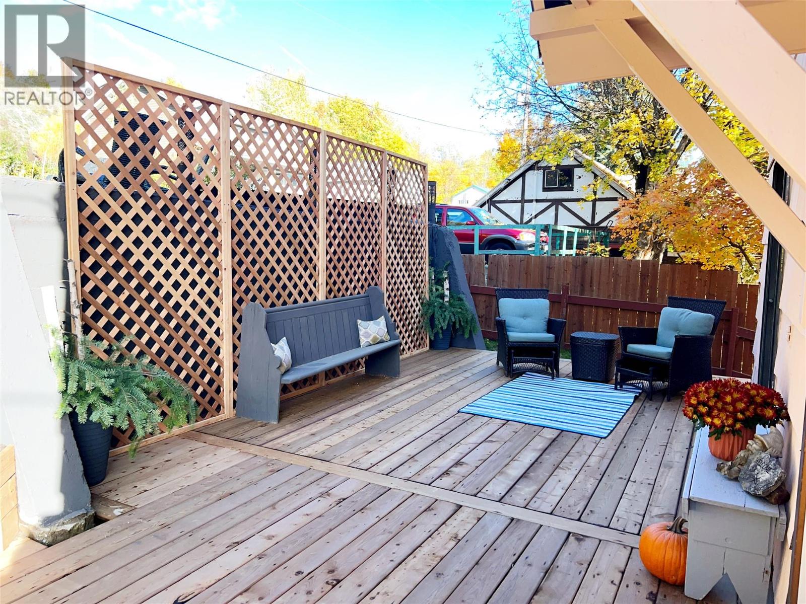 1925 Kootenay Avenue - 38