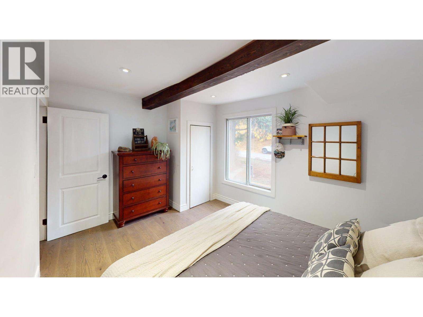 1925 Kootenay Avenue - 20